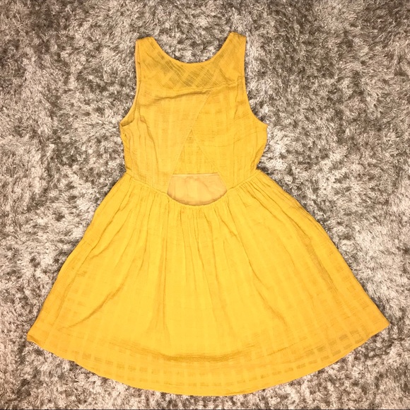 Hem & Thread dress - Picture 2 of 8